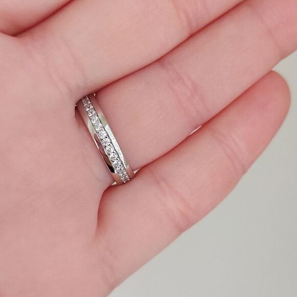 925 Sterling Silver Wedding Band Ring - Picture 3 of 7